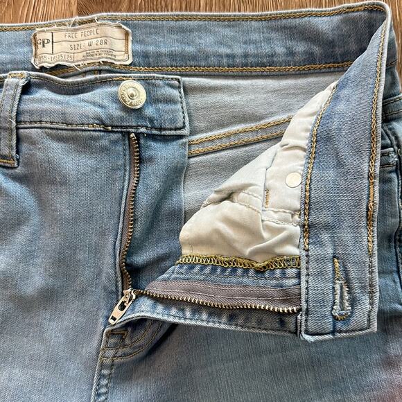 Free People Light Wash Distressed High Rise Skinny Jeans Size 28 - Picture 4 of 6